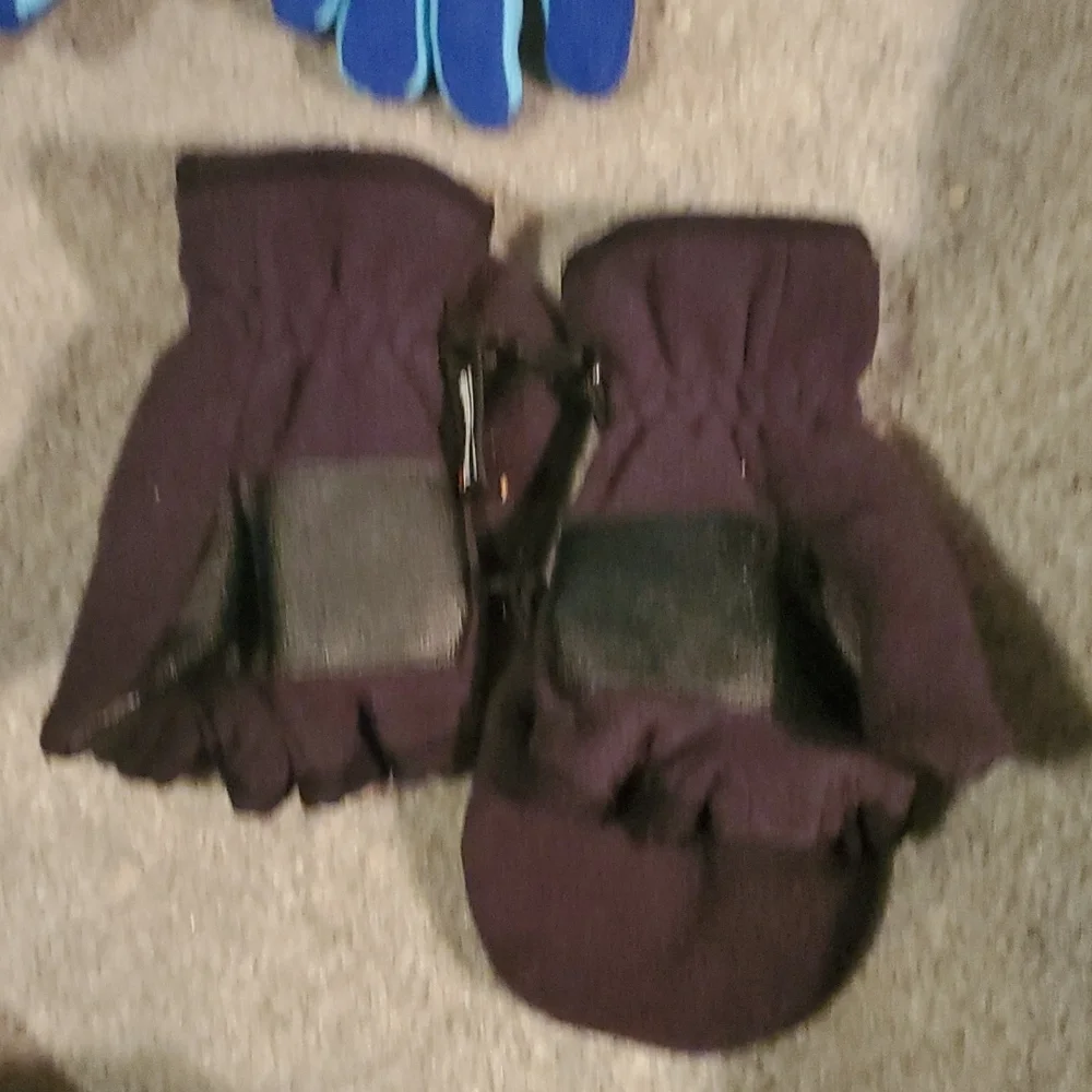 2 new pairs boys youth gloves.peace and texting flip gloves